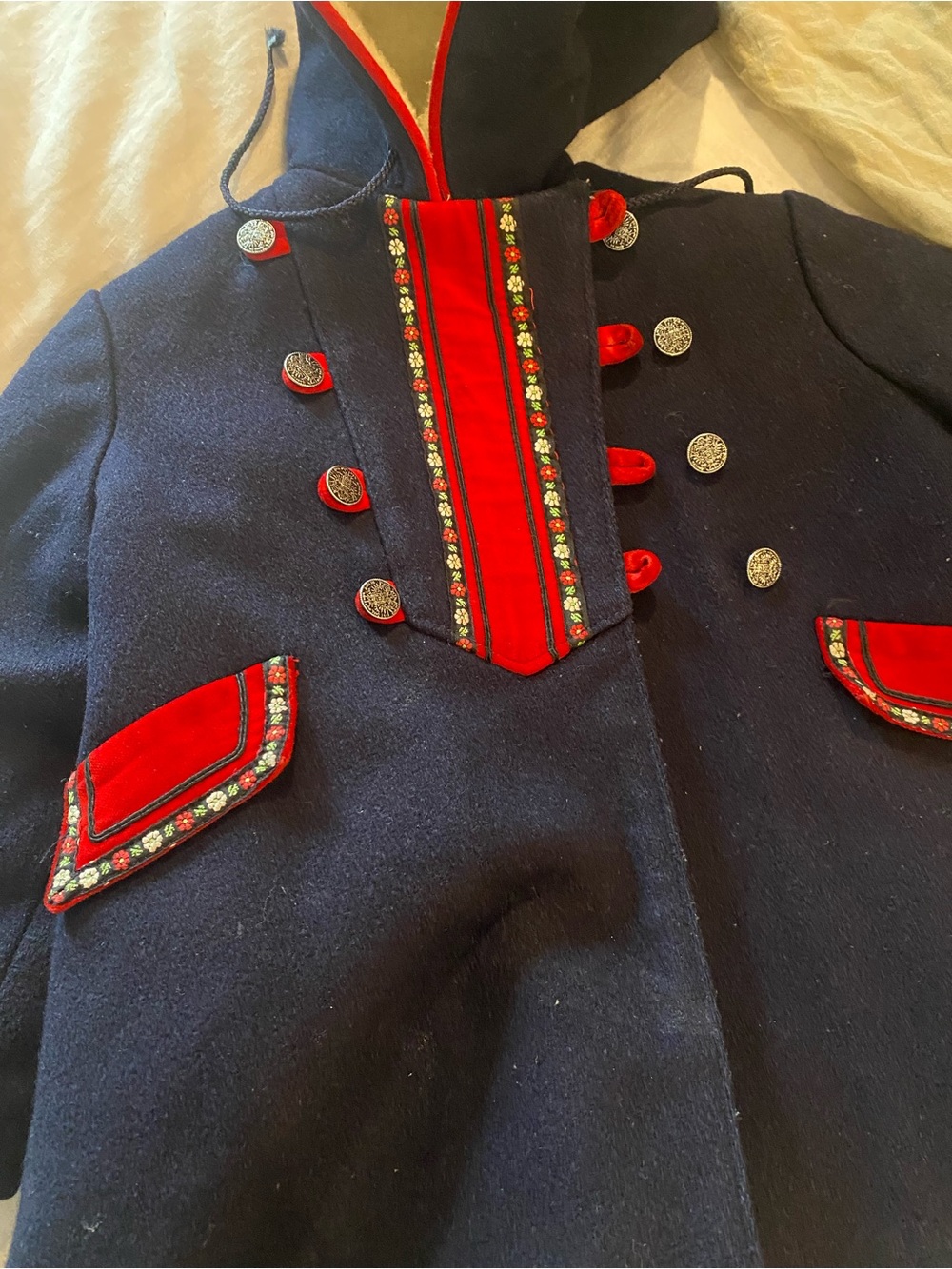 Wool winter coat - Picture 9 of 9
